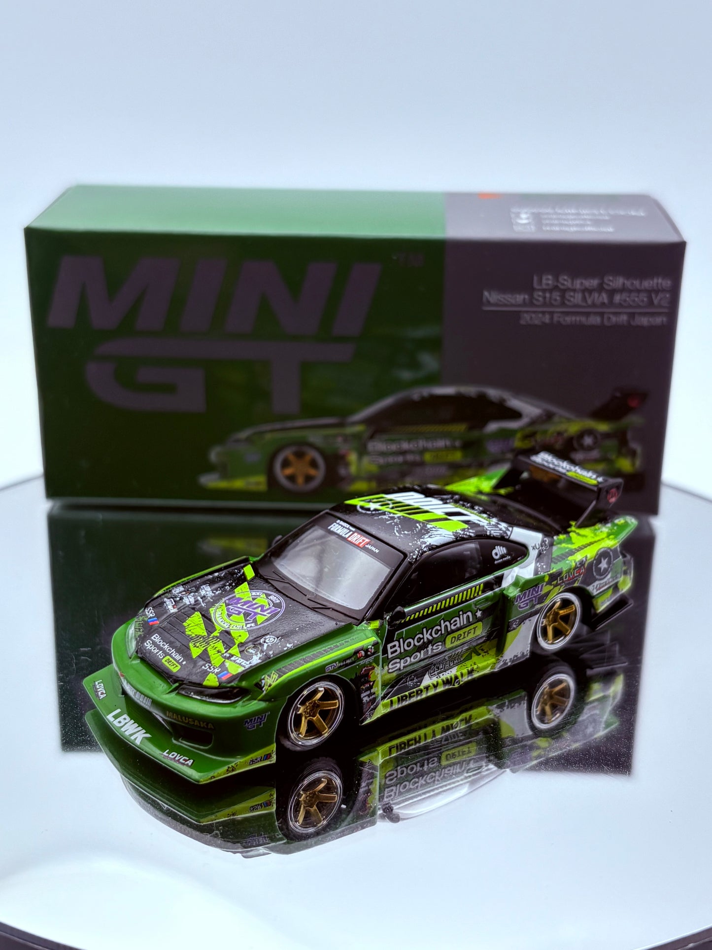 Mini GT LB-Super Silhouette Nissan S15 Silvia #555