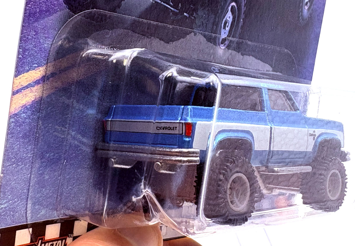 Hot Wheels ˋ83 Chevy Silverado 4x4 „Boulevard 5“ Blister kaputt inkl. Protector