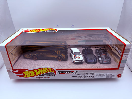 Hot Wheels Diorama Track Day Set