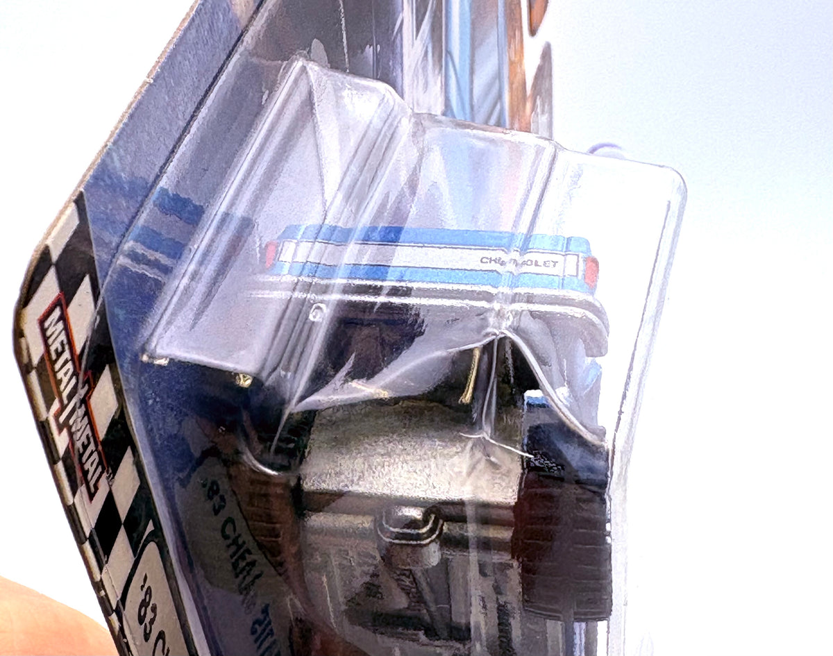 Hot Wheels ˋ83 Chevy Silverado 4x4 „Boulevard 5“ Blister kaputt inkl. Protector